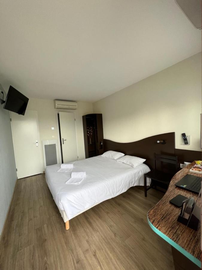 Contact Hotel Fontenay Le Comte Esterno foto